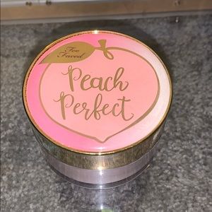 Too faced peach setting powder